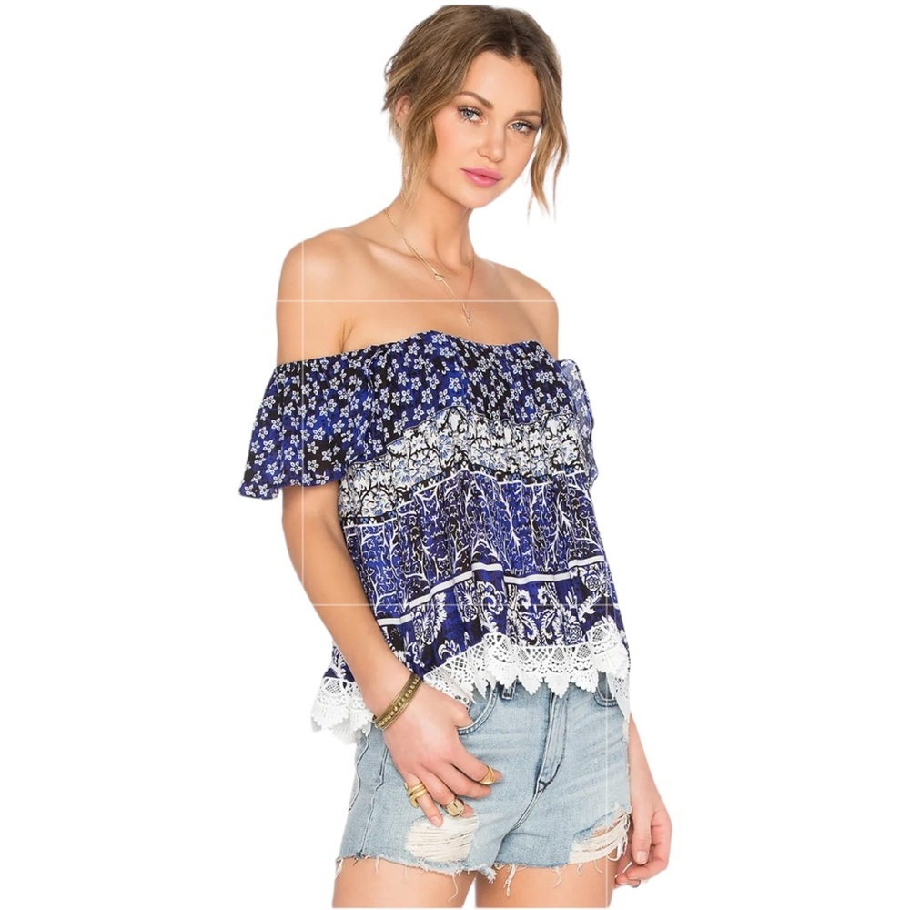 EUC Lovers + Friends “Life’s A Beach” Off the Shoulders Blouse